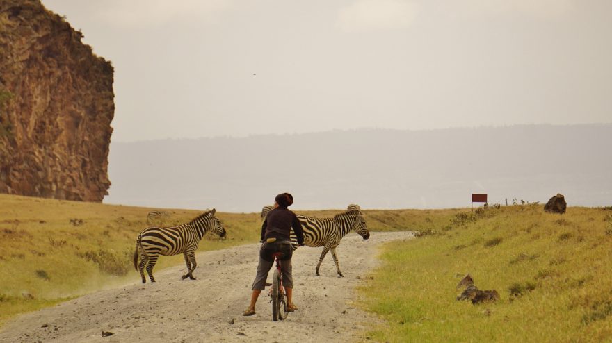 V národním parku Hell’s Gate si můžete mezi zvířaty chodit pěšky nebo jezdit na kole, Keňa