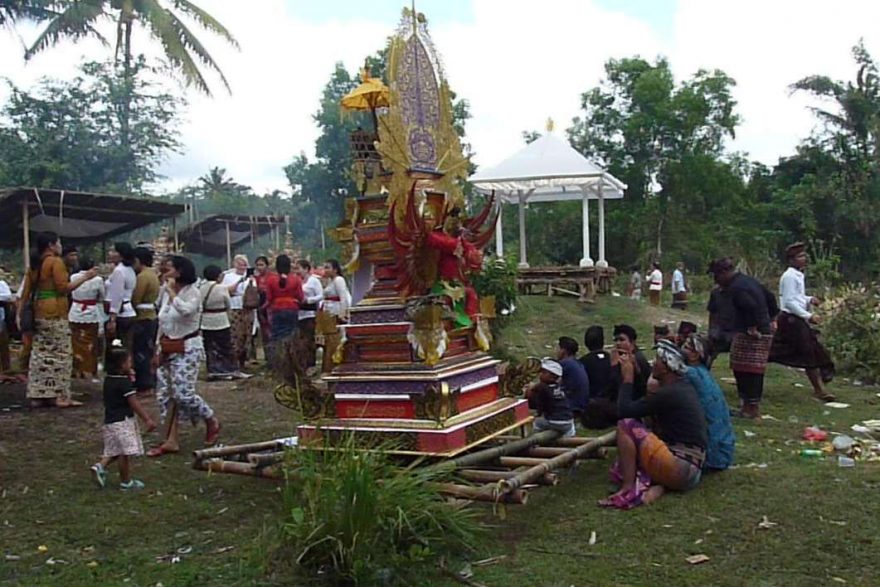 Víra je tu důležitá, Bali, Indonésie