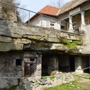 Některé objekty nejsou přístupny úplně. Probíhá zde stavebně-historický průzkum, Slovensko