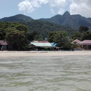 Úžasné okolí pláže White Sand Beach na Koh Changu