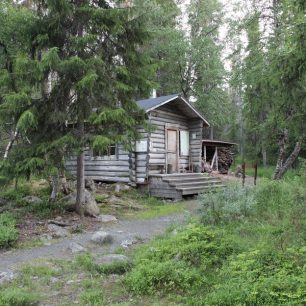 K přenocování můžete využít krásné dřevěné sruby, Oulanka