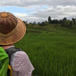 Turisté v Inle by měli vědět, že nová turistická infrastruktura někdy vzniká na úkor malých farmářů a v rozporu s právy místních obyvatel