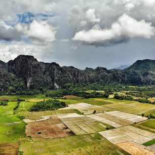 V Laosu přišel extrémní monzun, hodně pršelo, měl jsem víza na měsíc, a tak jsem v tom musel jet