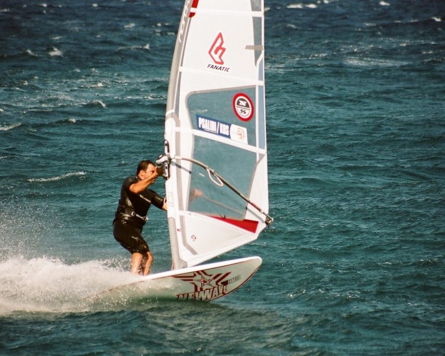 Vyzkoušejte windsurfing