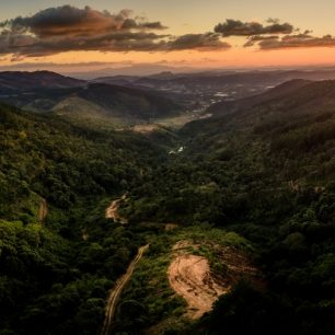 Dalat je horské městečko (cestou k vodopádům Thác Pongour), Vietnam