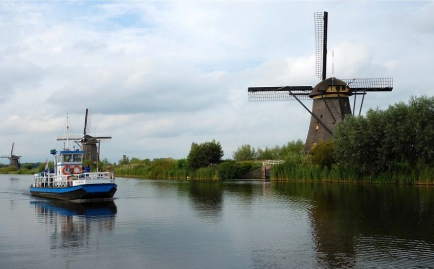 Roadtrip zakončete v kanálu Kinderdijk s fotogenickými větrnými mlýny