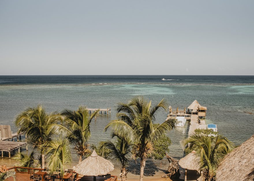 Ubytovat se můžete i u české rodiny v krásném přírodním eco-rezortu TranquilSeas na Sandy Bay, Roatan, Honduras