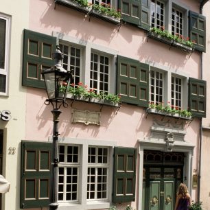 Beethovenův rodný dům Beethoven-Haus se nachází na adrese Bonngasse 20 